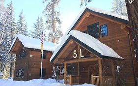 The Suttle Lodge & Boathouse